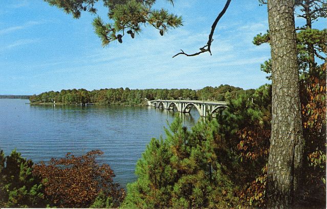 Highway #7 crosses Lake Hamilton (Color)